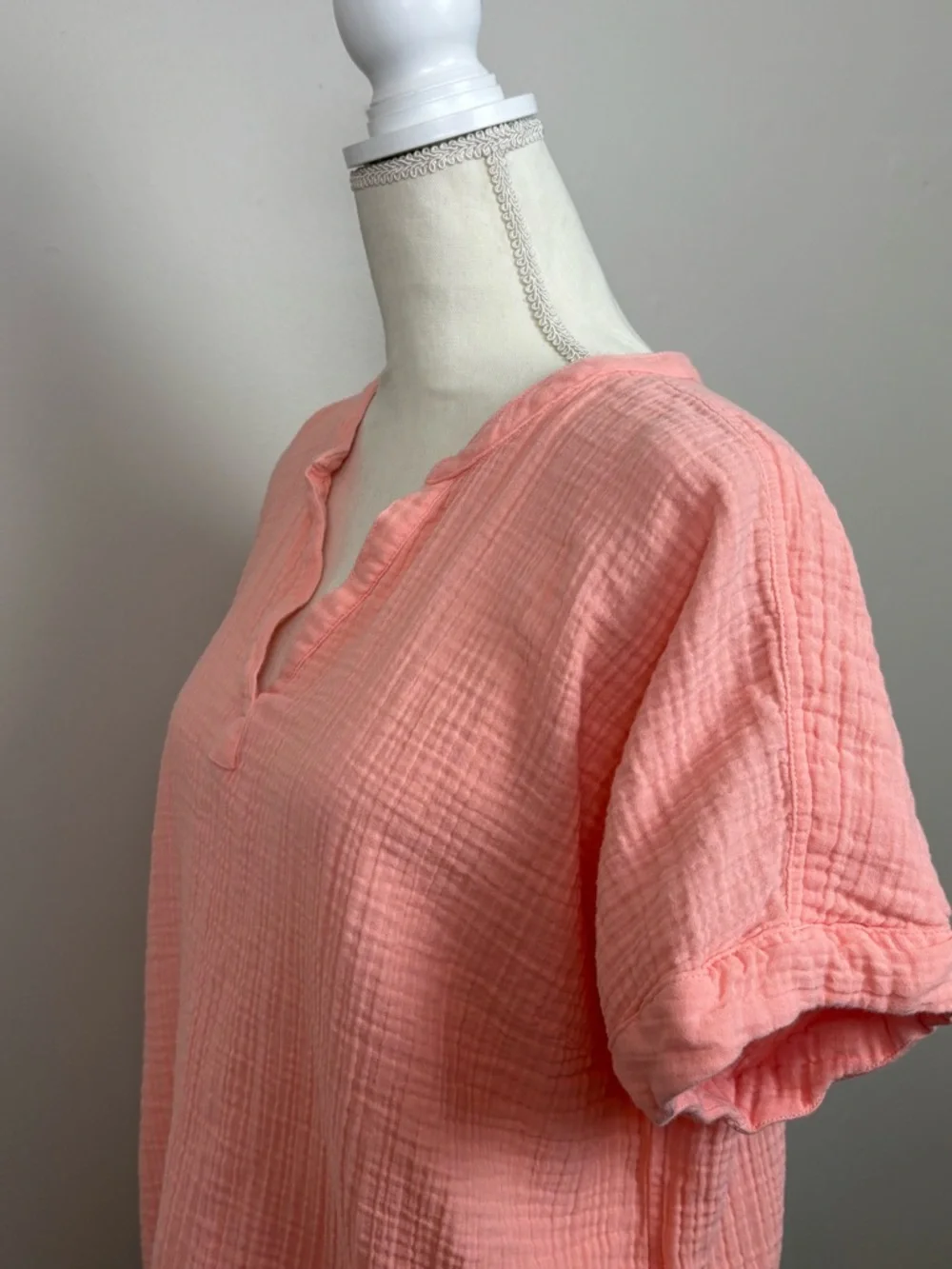 LL Bean Top XL Womens Coral Quartz Cloud Gauze Short Sleeve V-Neck Shirt - Picture 4 of 7